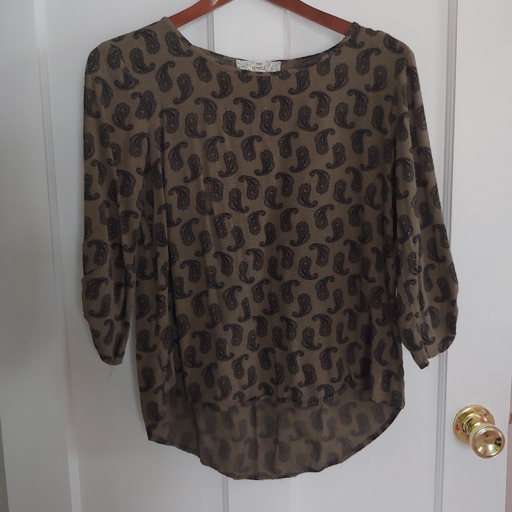 ⚡2 for $15⚡Pink Republic Blouse